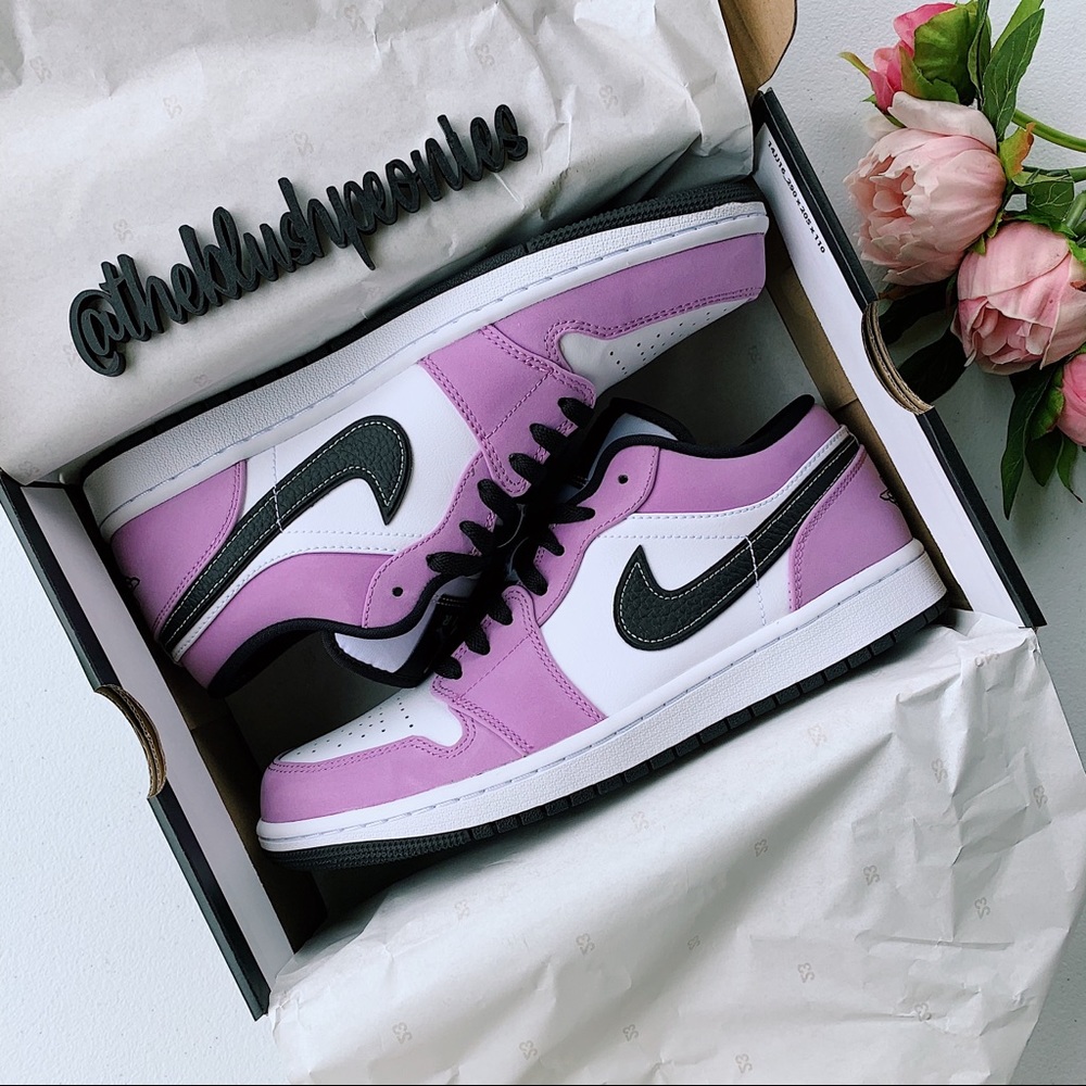 Air Jordan 1 Low NWT - Picture 10 of 10